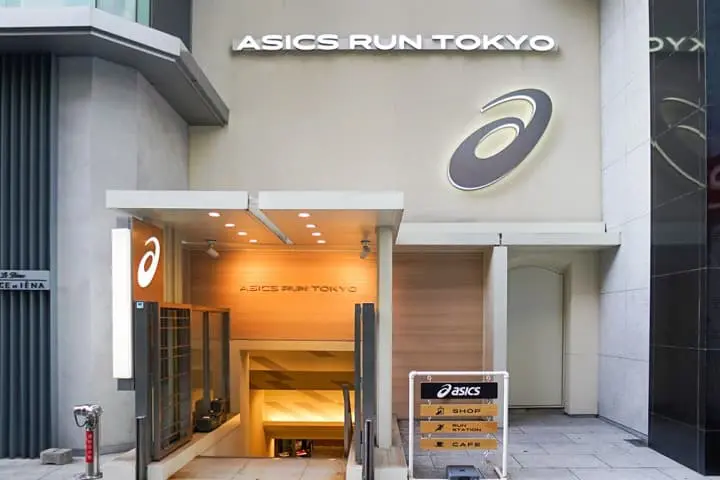 アシックスラン東京 丸の内は清潔でとても便利